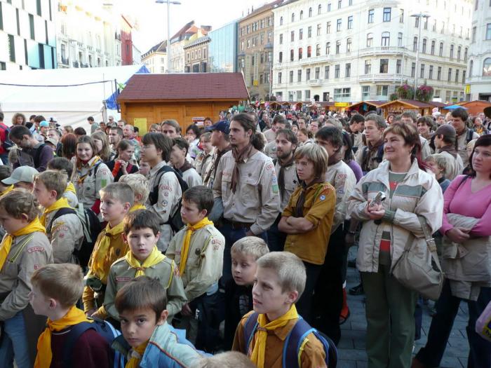 03_oslava100_denvkrojich